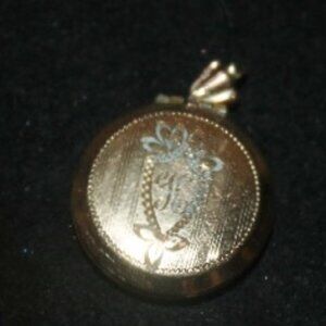 Vintage Antique 14K Yellow Gold Oval Etched "Coat of Arms" ? Locket Pendant